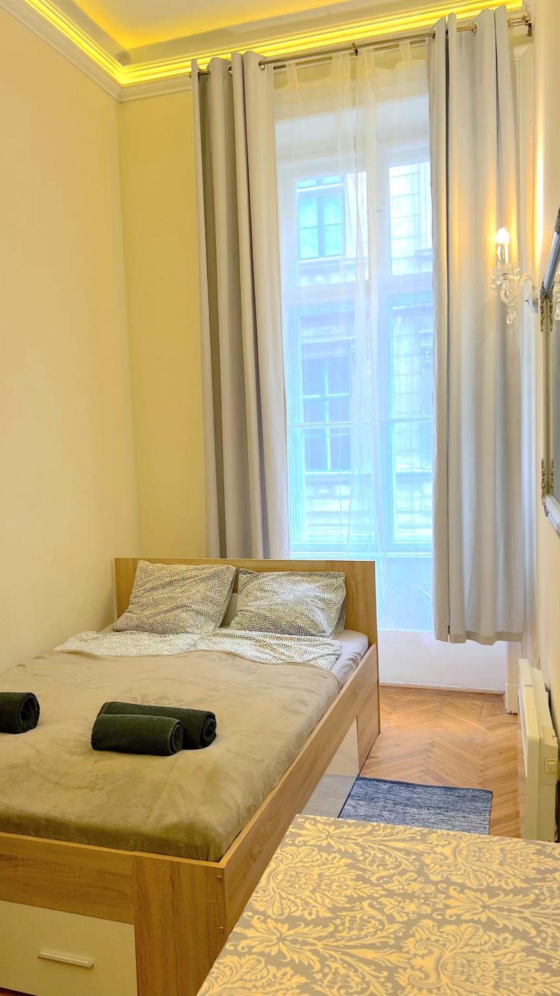 In Ferenciek Square Appartement