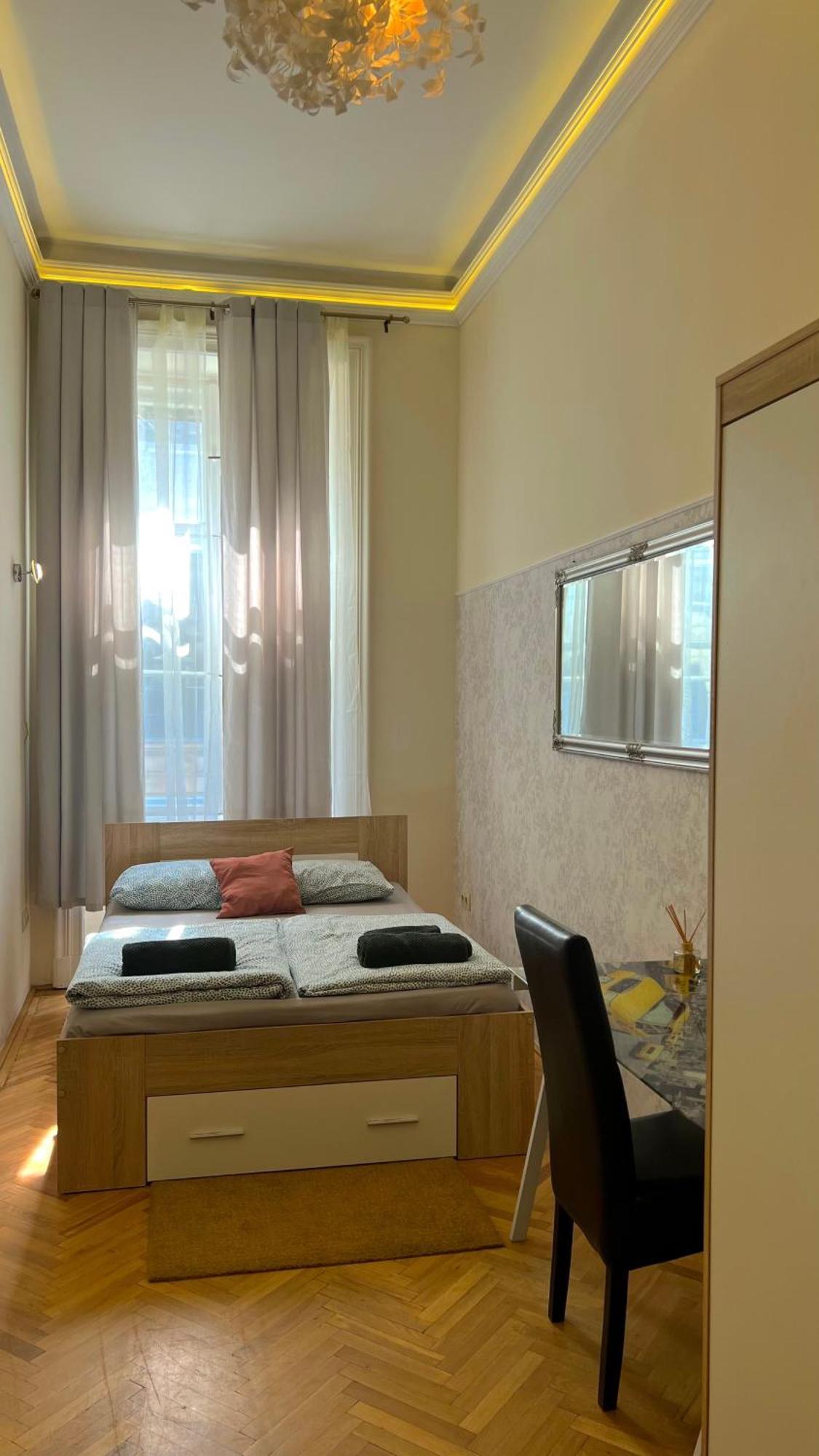 Apartmán In Ferenciek Square *